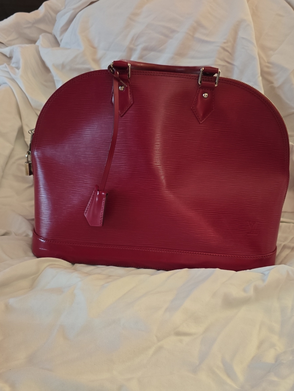 RED EPI LEATHER LOUIS VUITTON LARGE ALMA